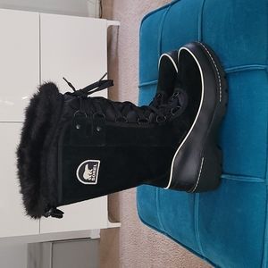 Women's black Sorel tall Tivoli winter boots. Size 8 1/2.